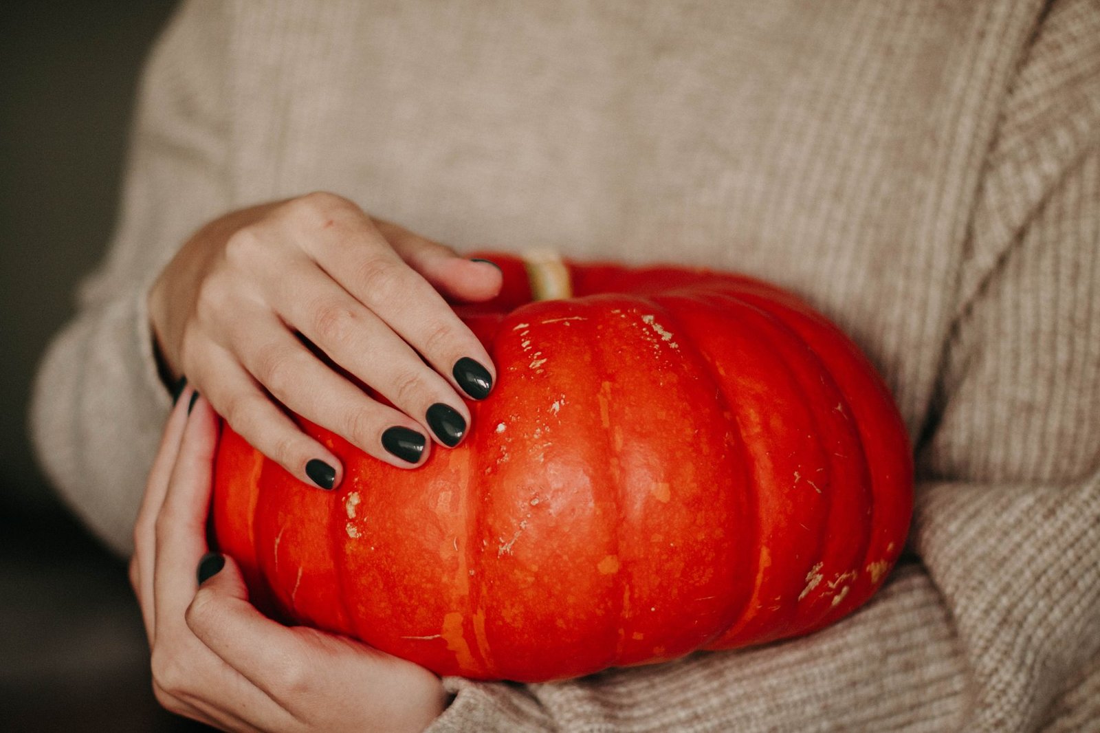 Classic halloween nail designs for spooky celebrations